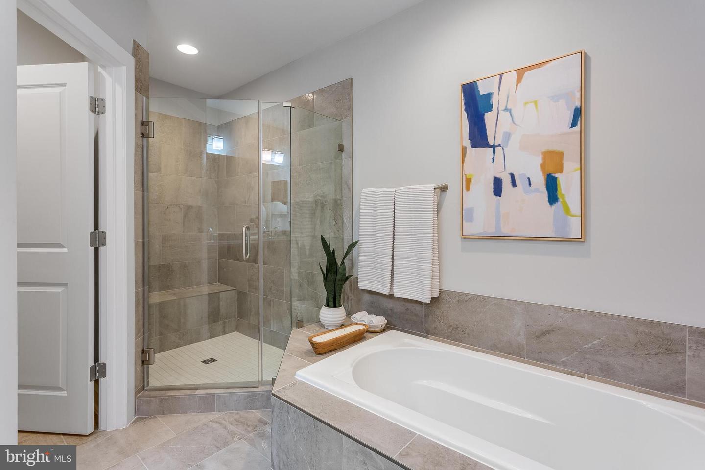 10372 SAGER AVE, FAIRFAX, Virginia 22030, 3 Bedrooms Bedrooms, ,3 BathroomsBathrooms,Residential,For sale,10372 SAGER AVE,VAFC2006752 MLS # VAFC2006752
