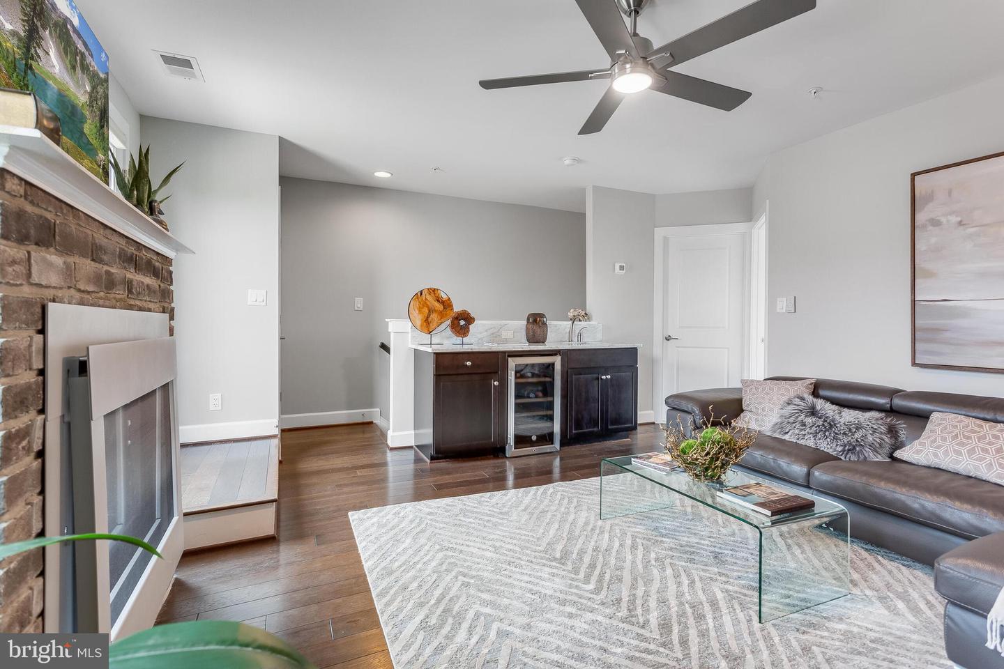 10372 SAGER AVE, FAIRFAX, Virginia 22030, 3 Bedrooms Bedrooms, ,3 BathroomsBathrooms,Residential,For sale,10372 SAGER AVE,VAFC2006752 MLS # VAFC2006752