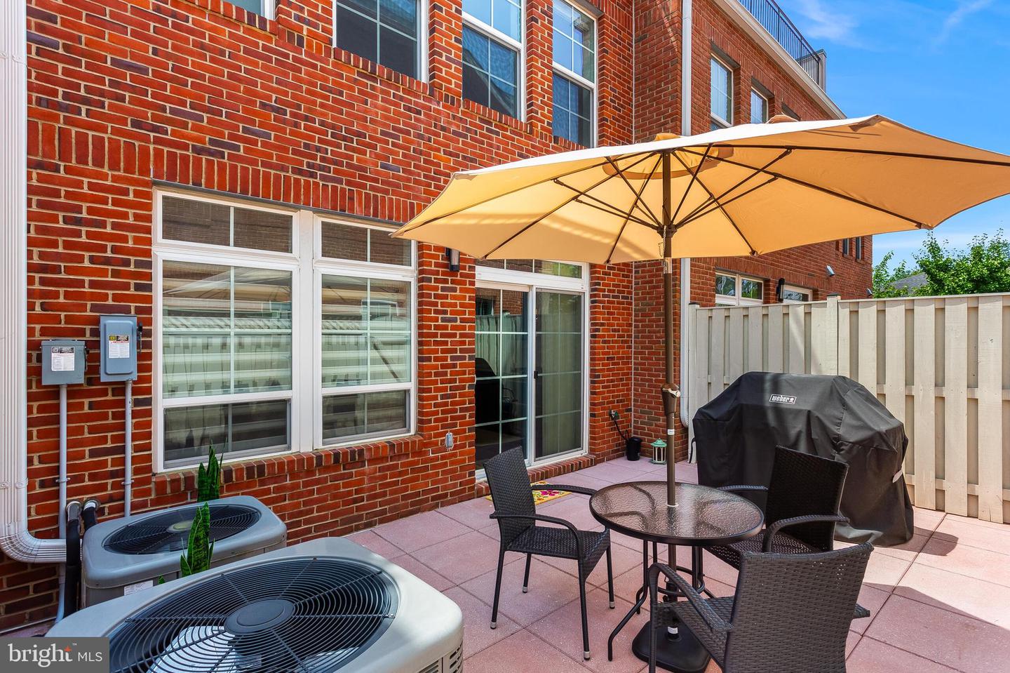 10372 SAGER AVE, FAIRFAX, Virginia 22030, 3 Bedrooms Bedrooms, ,3 BathroomsBathrooms,Residential,For sale,10372 SAGER AVE,VAFC2006752 MLS # VAFC2006752