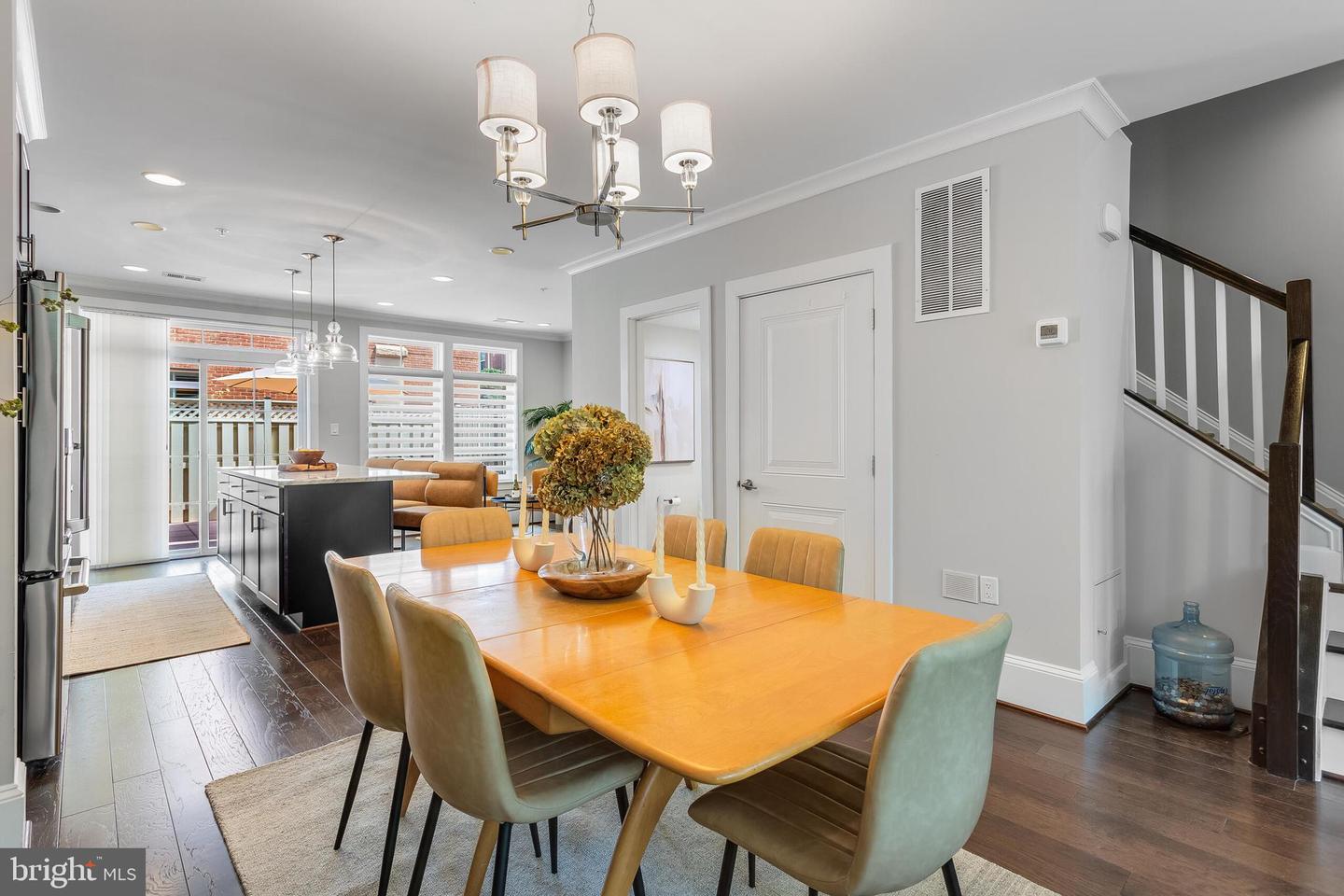 10372 SAGER AVE, FAIRFAX, Virginia 22030, 3 Bedrooms Bedrooms, ,3 BathroomsBathrooms,Residential,For sale,10372 SAGER AVE,VAFC2006752 MLS # VAFC2006752
