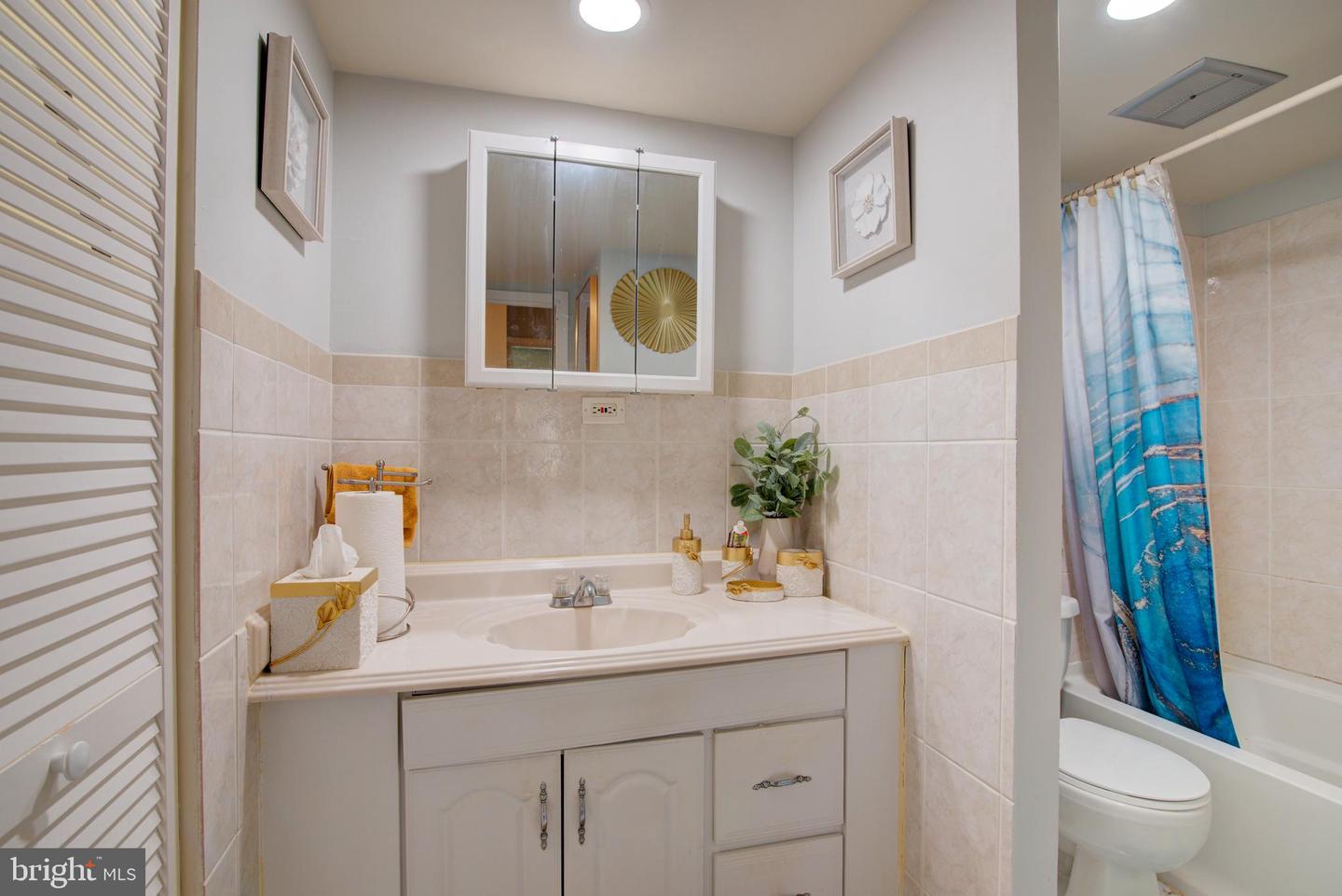 5250 VALLEY FORGE DR #407, ALEXANDRIA, Virginia 22304, 3 Bedrooms Bedrooms, ,2 BathroomsBathrooms,Residential,For sale,5250 VALLEY FORGE DR #407,VAAX2048340 MLS # VAAX2048340