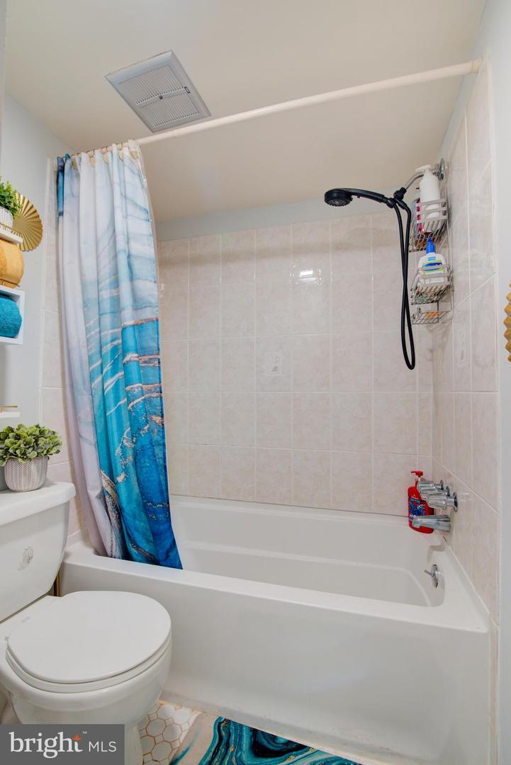 5250 VALLEY FORGE DR #407, ALEXANDRIA, Virginia 22304, 3 Bedrooms Bedrooms, ,2 BathroomsBathrooms,Residential,For sale,5250 VALLEY FORGE DR #407,VAAX2048340 MLS # VAAX2048340