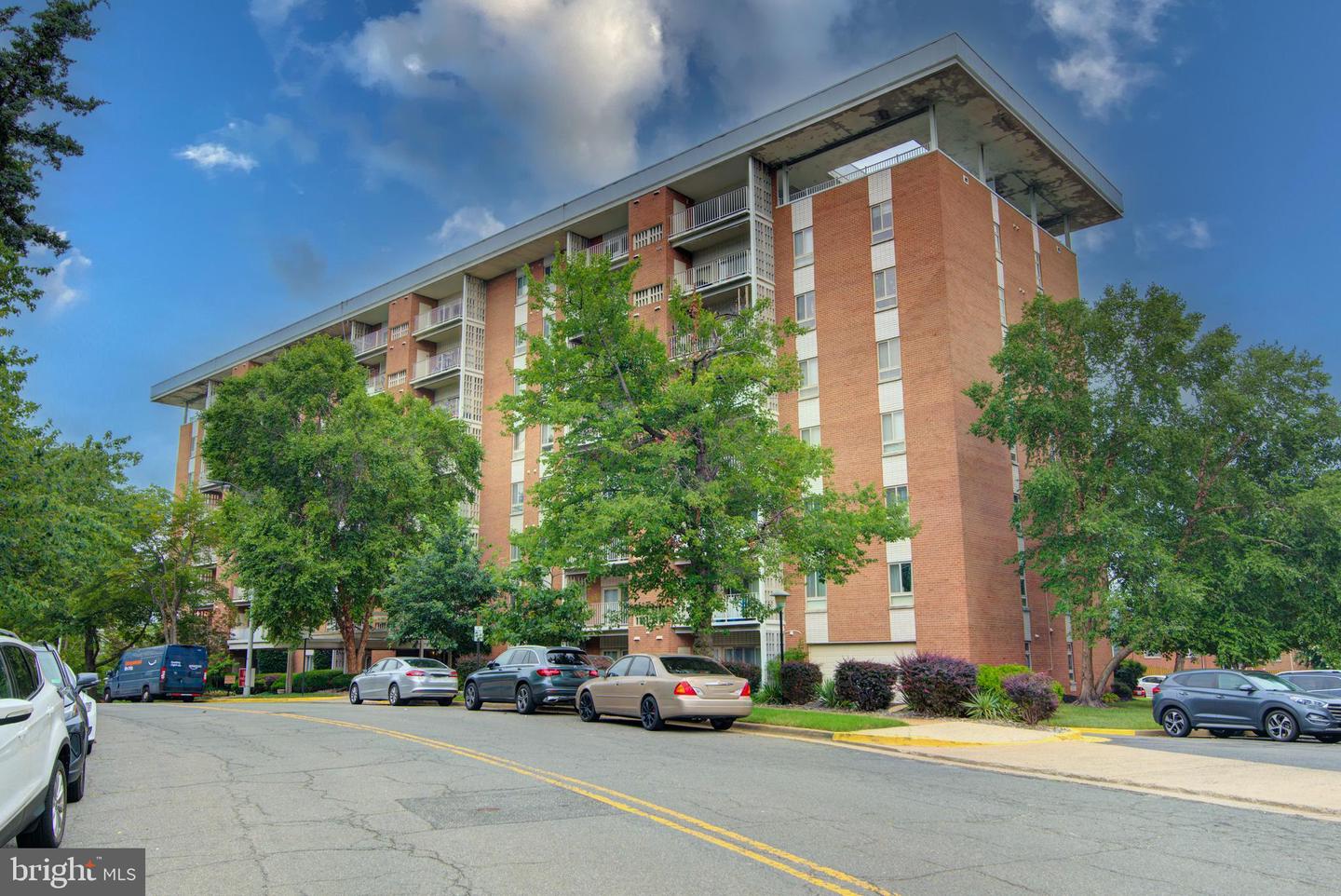 5250 VALLEY FORGE DR #407, ALEXANDRIA, Virginia 22304, 3 Bedrooms Bedrooms, ,2 BathroomsBathrooms,Residential,For sale,5250 VALLEY FORGE DR #407,VAAX2048340 MLS # VAAX2048340