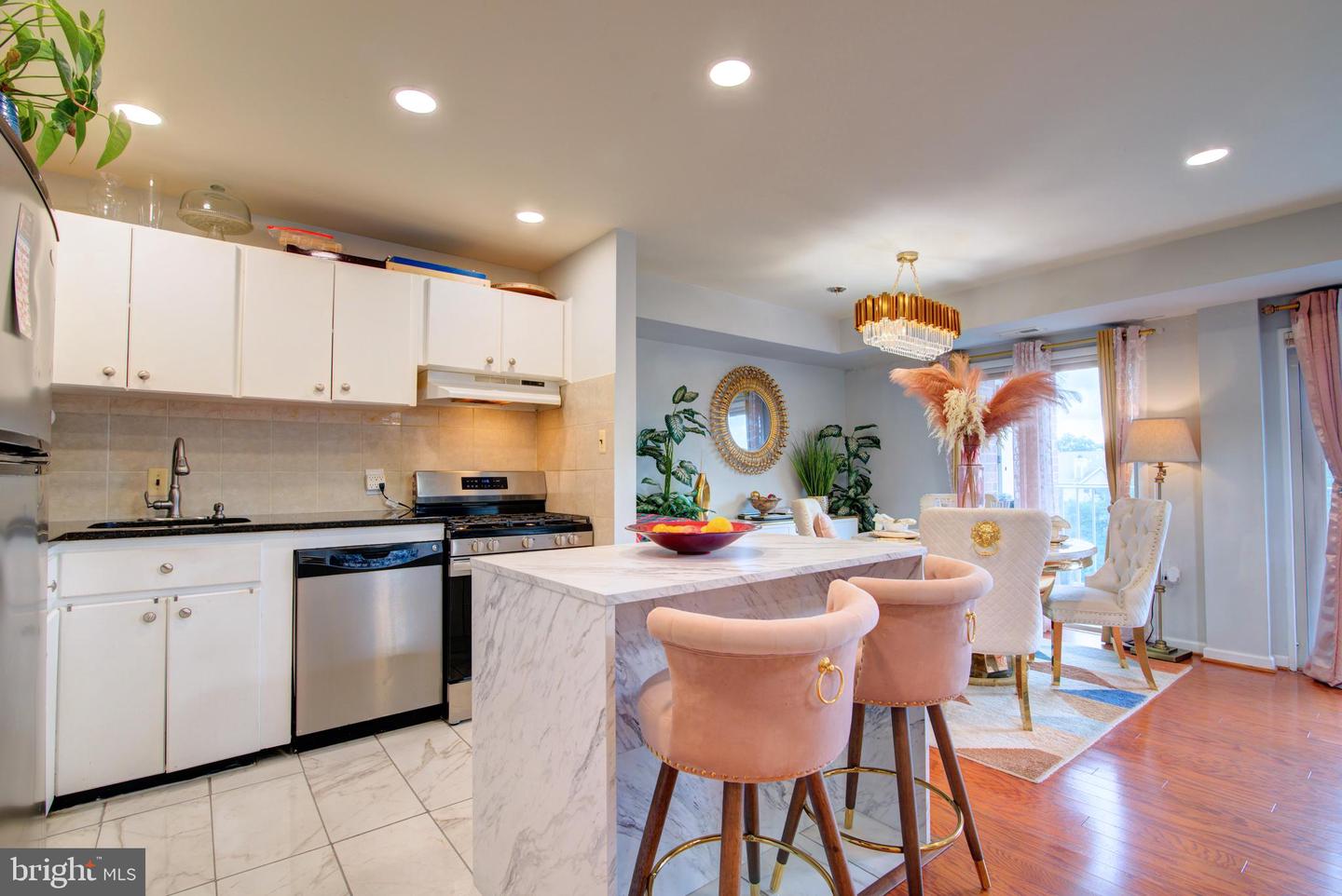 5250 VALLEY FORGE DR #407, ALEXANDRIA, Virginia 22304, 3 Bedrooms Bedrooms, ,2 BathroomsBathrooms,Residential,For sale,5250 VALLEY FORGE DR #407,VAAX2048340 MLS # VAAX2048340