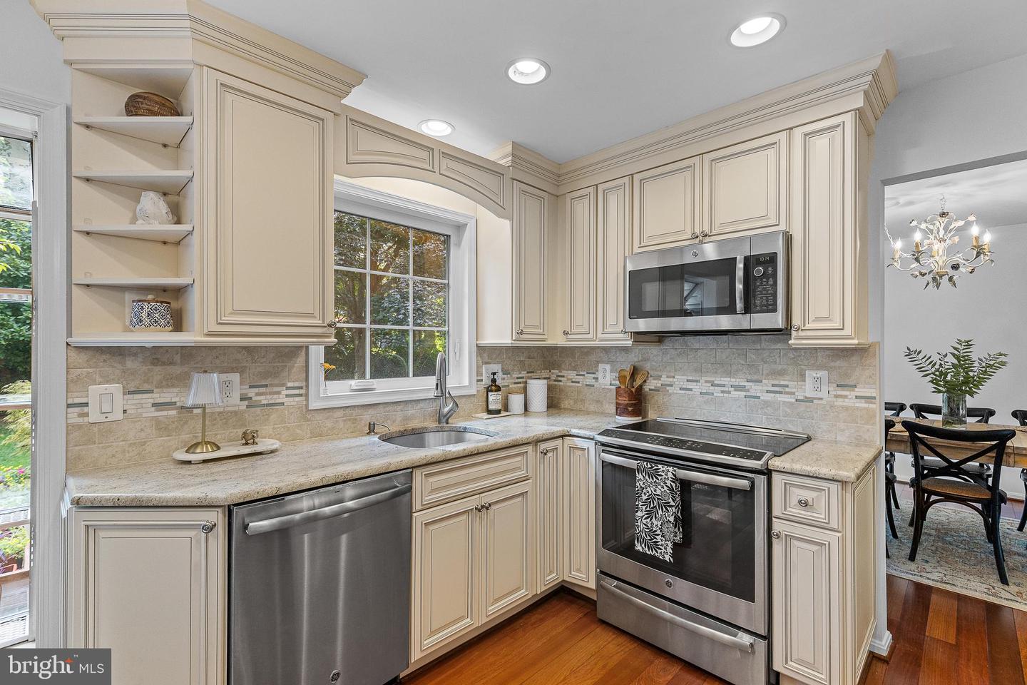 6237 WILMETTE DR, BURKE, Virginia 22015, 4 Bedrooms Bedrooms, ,3 BathroomsBathrooms,Residential,For sale,6237 WILMETTE DR,VAFX2259960 MLS # VAFX2259960