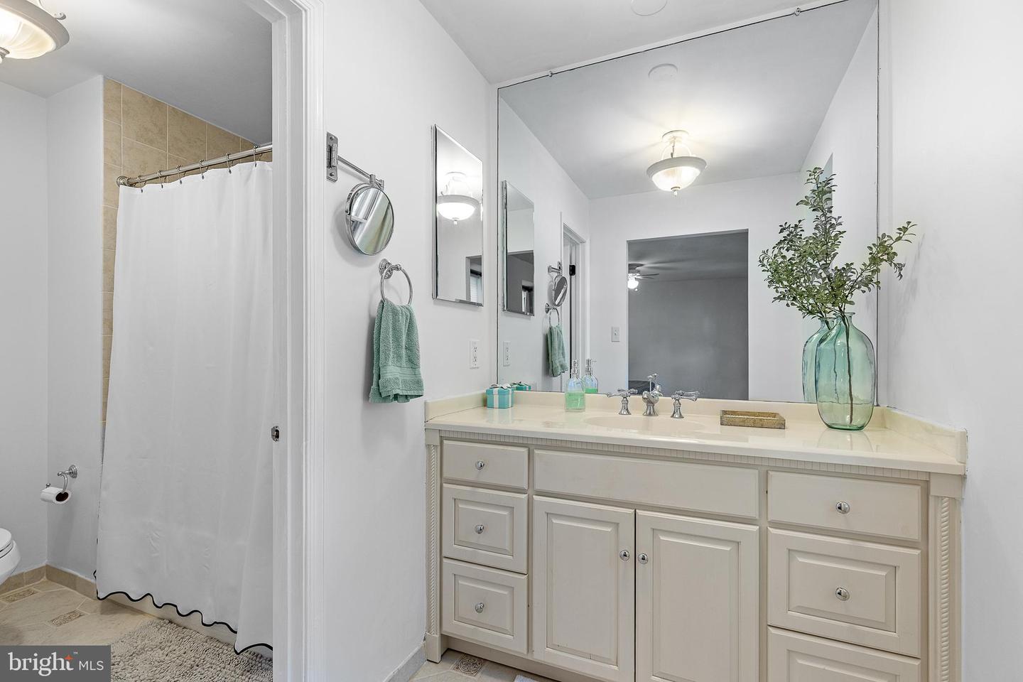6237 WILMETTE DR, BURKE, Virginia 22015, 4 Bedrooms Bedrooms, ,3 BathroomsBathrooms,Residential,For sale,6237 WILMETTE DR,VAFX2259960 MLS # VAFX2259960