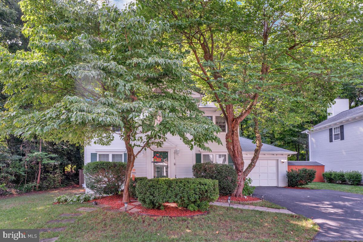 10117 SCHOOLHOUSE WOODS CT, BURKE, Virginia 22015, 4 Bedrooms Bedrooms, ,2 BathroomsBathrooms,Residential,For sale,10117 SCHOOLHOUSE WOODS CT,VAFX2259998 MLS # VAFX2259998