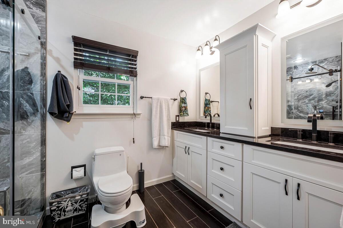 10117 SCHOOLHOUSE WOODS CT, BURKE, Virginia 22015, 4 Bedrooms Bedrooms, ,2 BathroomsBathrooms,Residential,For sale,10117 SCHOOLHOUSE WOODS CT,VAFX2259998 MLS # VAFX2259998