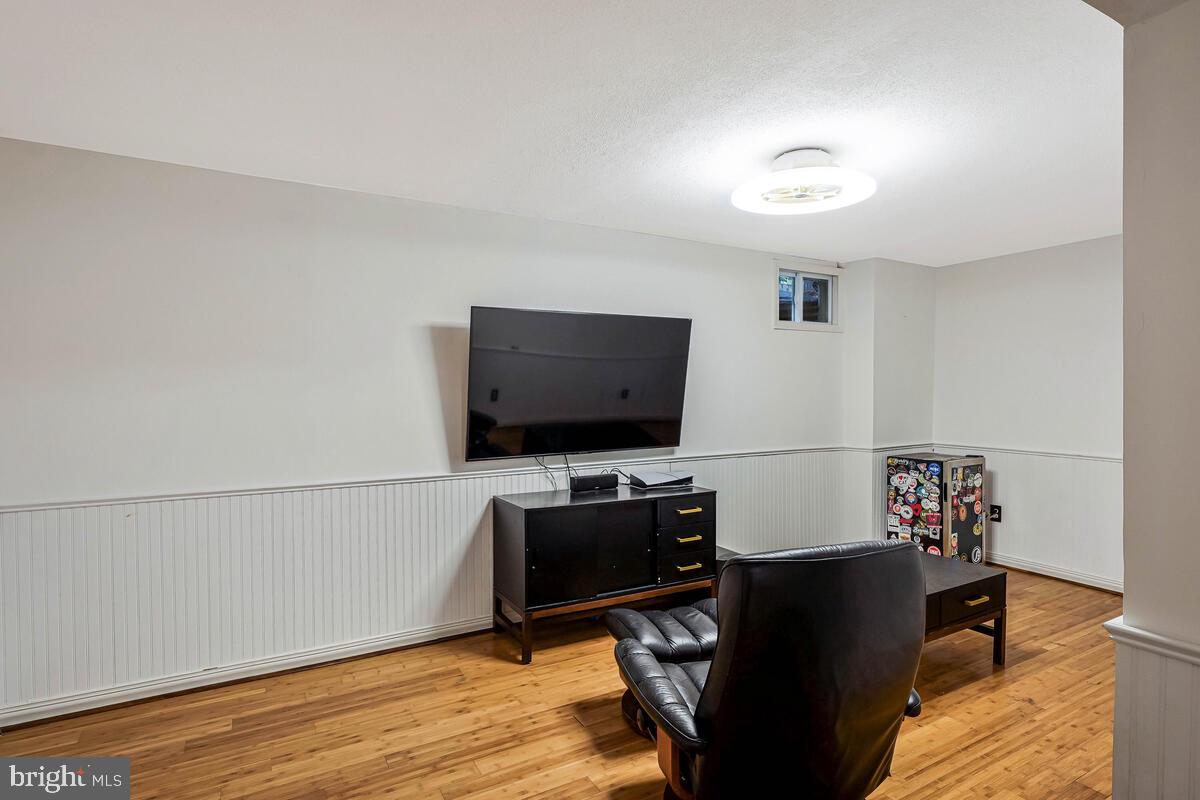10117 SCHOOLHOUSE WOODS CT, BURKE, Virginia 22015, 4 Bedrooms Bedrooms, ,2 BathroomsBathrooms,Residential,For sale,10117 SCHOOLHOUSE WOODS CT,VAFX2259998 MLS # VAFX2259998