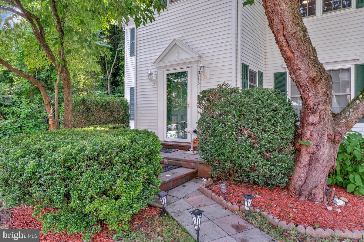 10117 SCHOOLHOUSE WOODS CT, BURKE, Virginia 22015, 4 Bedrooms Bedrooms, ,2 BathroomsBathrooms,Residential,For sale,10117 SCHOOLHOUSE WOODS CT,VAFX2259998 MLS # VAFX2259998
