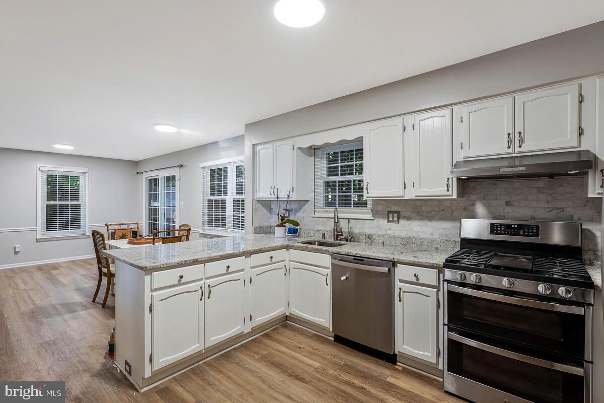 10117 SCHOOLHOUSE WOODS CT, BURKE, Virginia 22015, 4 Bedrooms Bedrooms, ,2 BathroomsBathrooms,Residential,For sale,10117 SCHOOLHOUSE WOODS CT,VAFX2259998 MLS # VAFX2259998