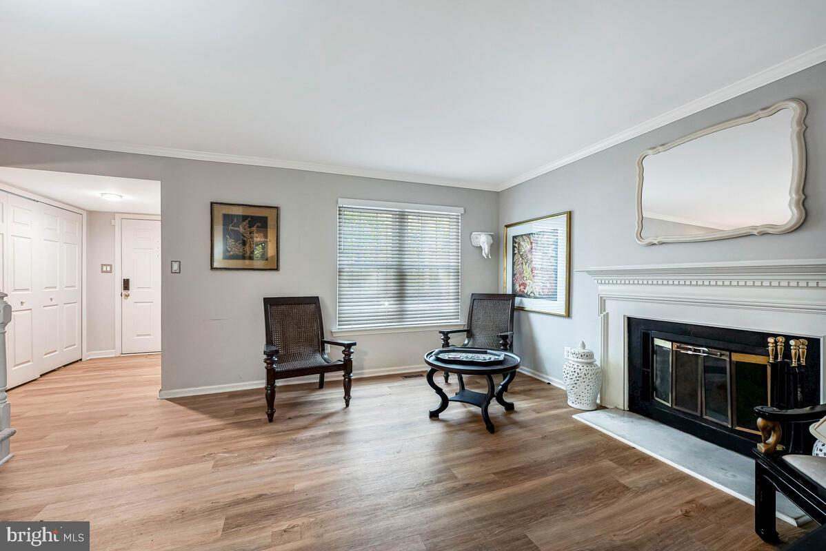 10117 SCHOOLHOUSE WOODS CT, BURKE, Virginia 22015, 4 Bedrooms Bedrooms, ,2 BathroomsBathrooms,Residential,For sale,10117 SCHOOLHOUSE WOODS CT,VAFX2259998 MLS # VAFX2259998