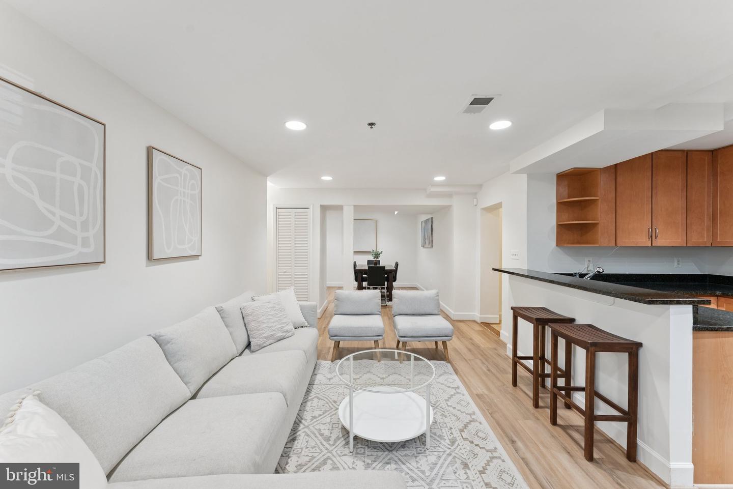 610 BASHFORD LN #1301, ALEXANDRIA, Virginia 22314, 1 Bedroom Bedrooms, ,1 BathroomBathrooms,Residential,For sale,610 BASHFORD LN #1301,VAAX2048350 MLS # VAAX2048350