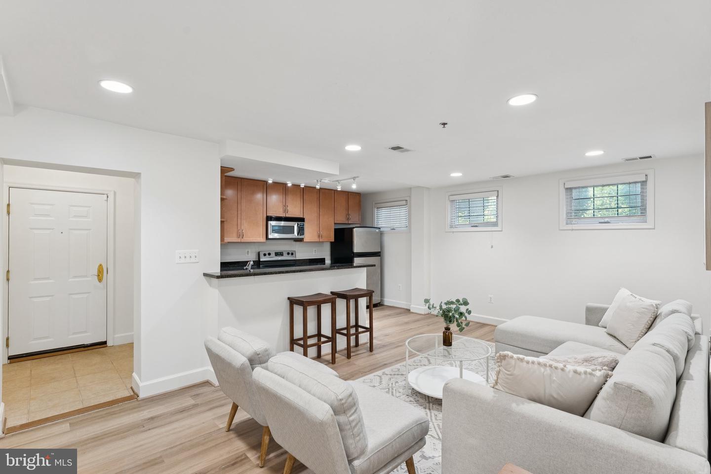 610 BASHFORD LN #1301, ALEXANDRIA, Virginia 22314, 1 Bedroom Bedrooms, ,1 BathroomBathrooms,Residential,For sale,610 BASHFORD LN #1301,VAAX2048350 MLS # VAAX2048350