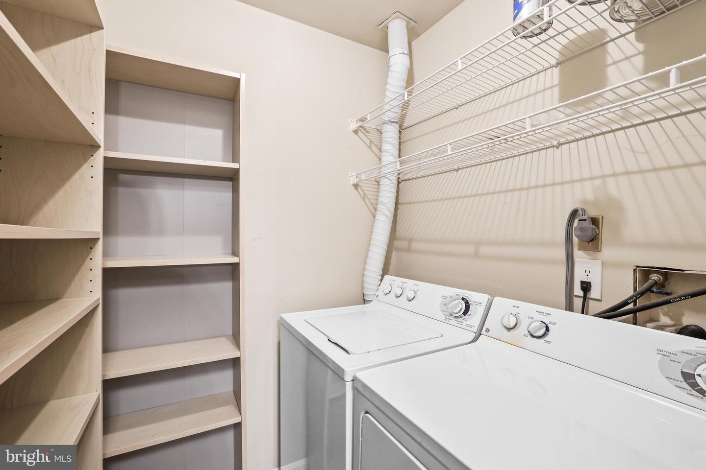 14800 RYDELL RD #103, CENTREVILLE, Virginia 20121, 1 Bedroom Bedrooms, ,1 BathroomBathrooms,Residential,For sale,14800 RYDELL RD #103,VAFX2260008 MLS # VAFX2260008