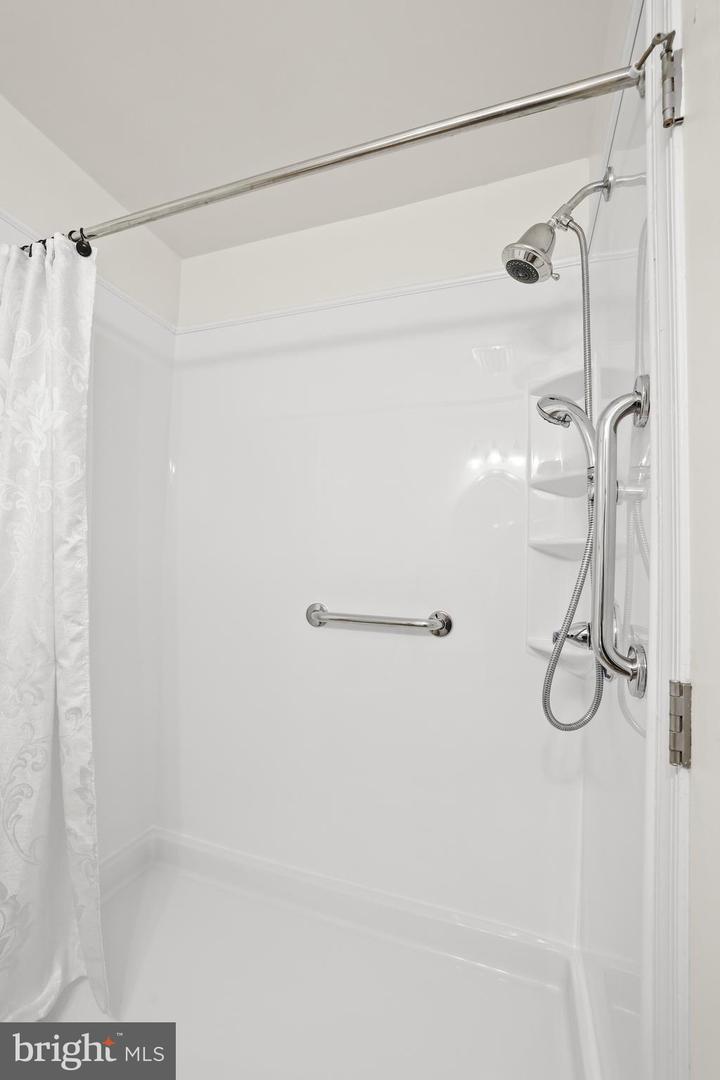 14800 RYDELL RD #103, CENTREVILLE, Virginia 20121, 1 Bedroom Bedrooms, ,1 BathroomBathrooms,Residential,For sale,14800 RYDELL RD #103,VAFX2260008 MLS # VAFX2260008