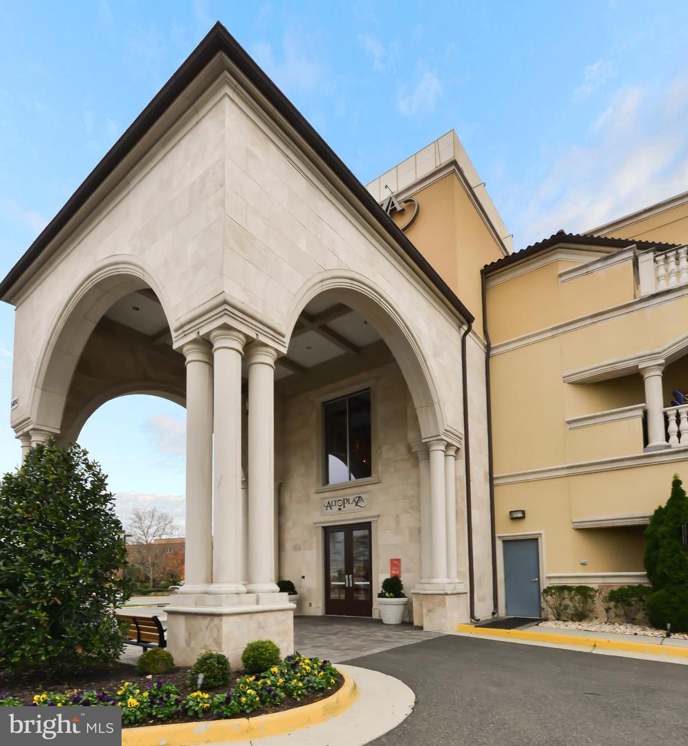 14800 RYDELL RD #103, CENTREVILLE, Virginia 20121, 1 Bedroom Bedrooms, ,1 BathroomBathrooms,Residential,For sale,14800 RYDELL RD #103,VAFX2260008 MLS # VAFX2260008