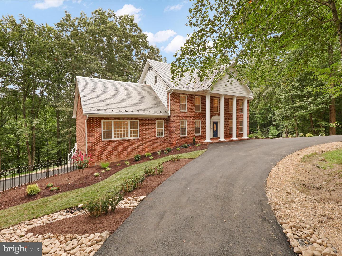 7615 KINCHELOE RD, CLIFTON, Virginia 20124, 6 Bedrooms Bedrooms, ,5 BathroomsBathrooms,Residential,For sale,7615 KINCHELOE RD,VAFX2260032 MLS # VAFX2260032