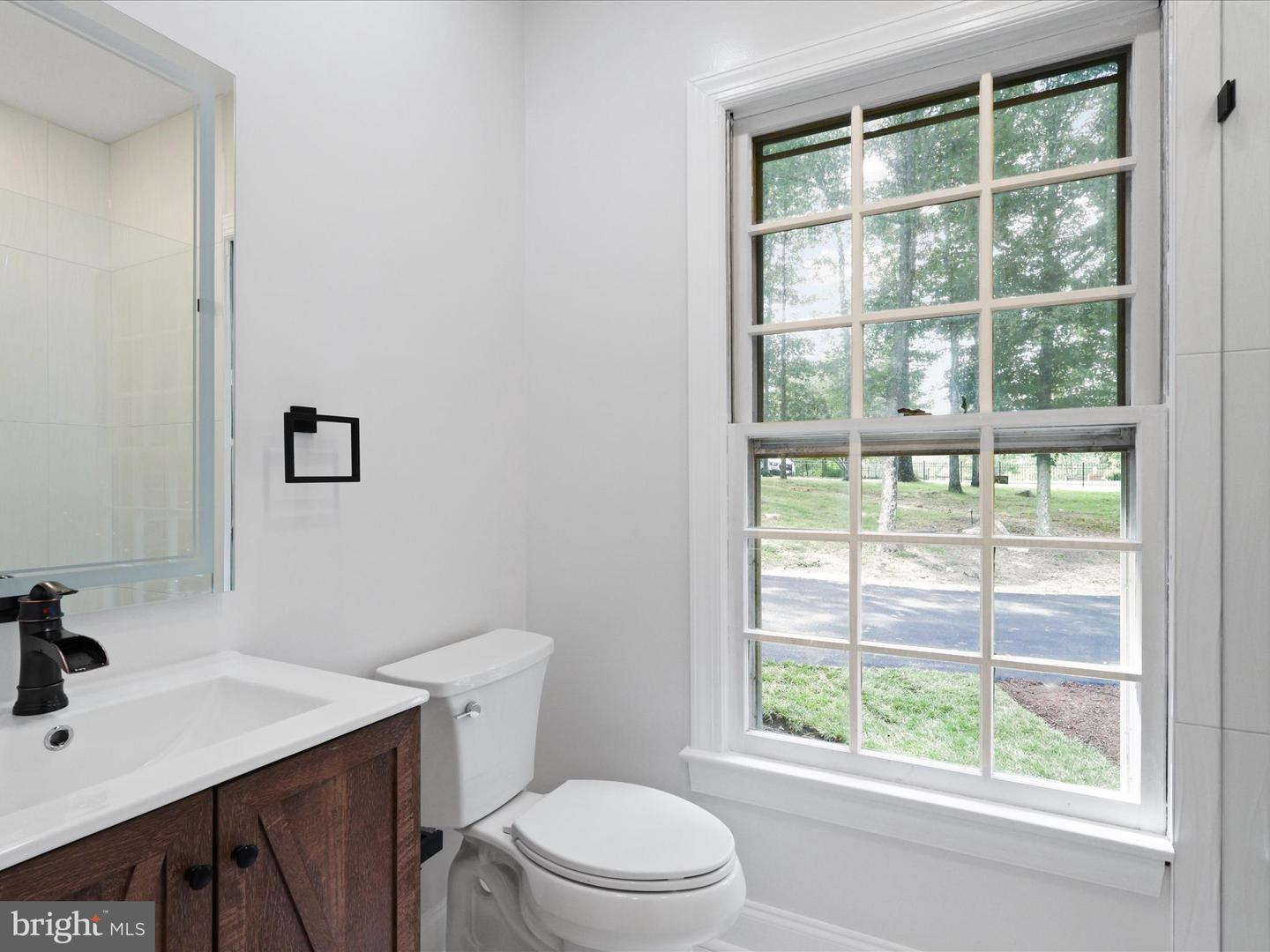 7615 KINCHELOE RD, CLIFTON, Virginia 20124, 6 Bedrooms Bedrooms, ,5 BathroomsBathrooms,Residential,For sale,7615 KINCHELOE RD,VAFX2260032 MLS # VAFX2260032