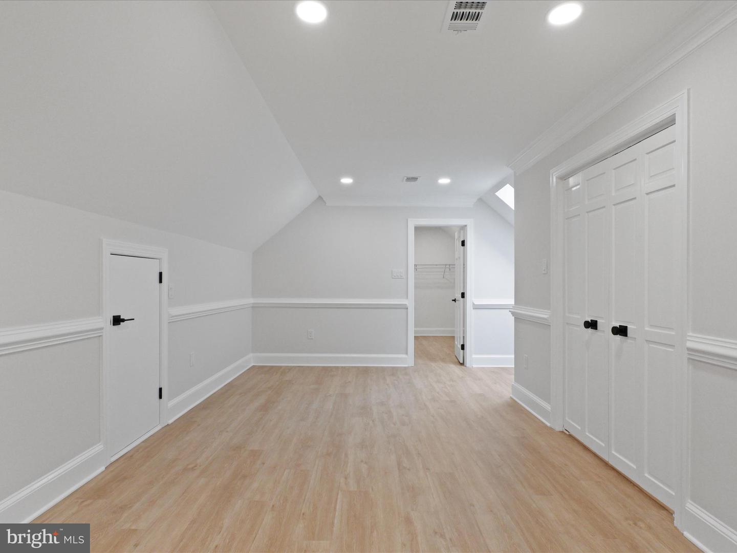 7615 KINCHELOE RD, CLIFTON, Virginia 20124, 6 Bedrooms Bedrooms, ,5 BathroomsBathrooms,Residential,For sale,7615 KINCHELOE RD,VAFX2260032 MLS # VAFX2260032