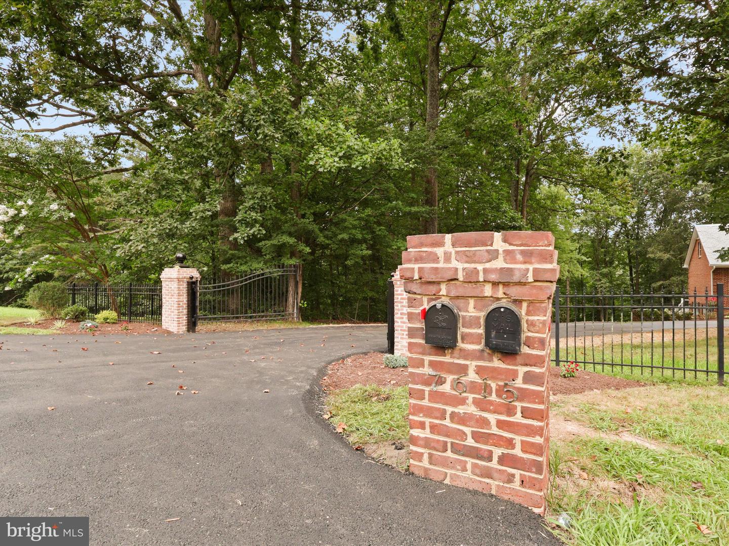 7615 KINCHELOE RD, CLIFTON, Virginia 20124, 6 Bedrooms Bedrooms, ,5 BathroomsBathrooms,Residential,For sale,7615 KINCHELOE RD,VAFX2260032 MLS # VAFX2260032