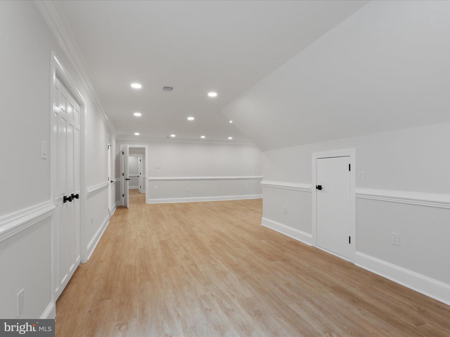 7615 KINCHELOE RD, CLIFTON, Virginia 20124, 6 Bedrooms Bedrooms, ,5 BathroomsBathrooms,Residential,For sale,7615 KINCHELOE RD,VAFX2260032 MLS # VAFX2260032