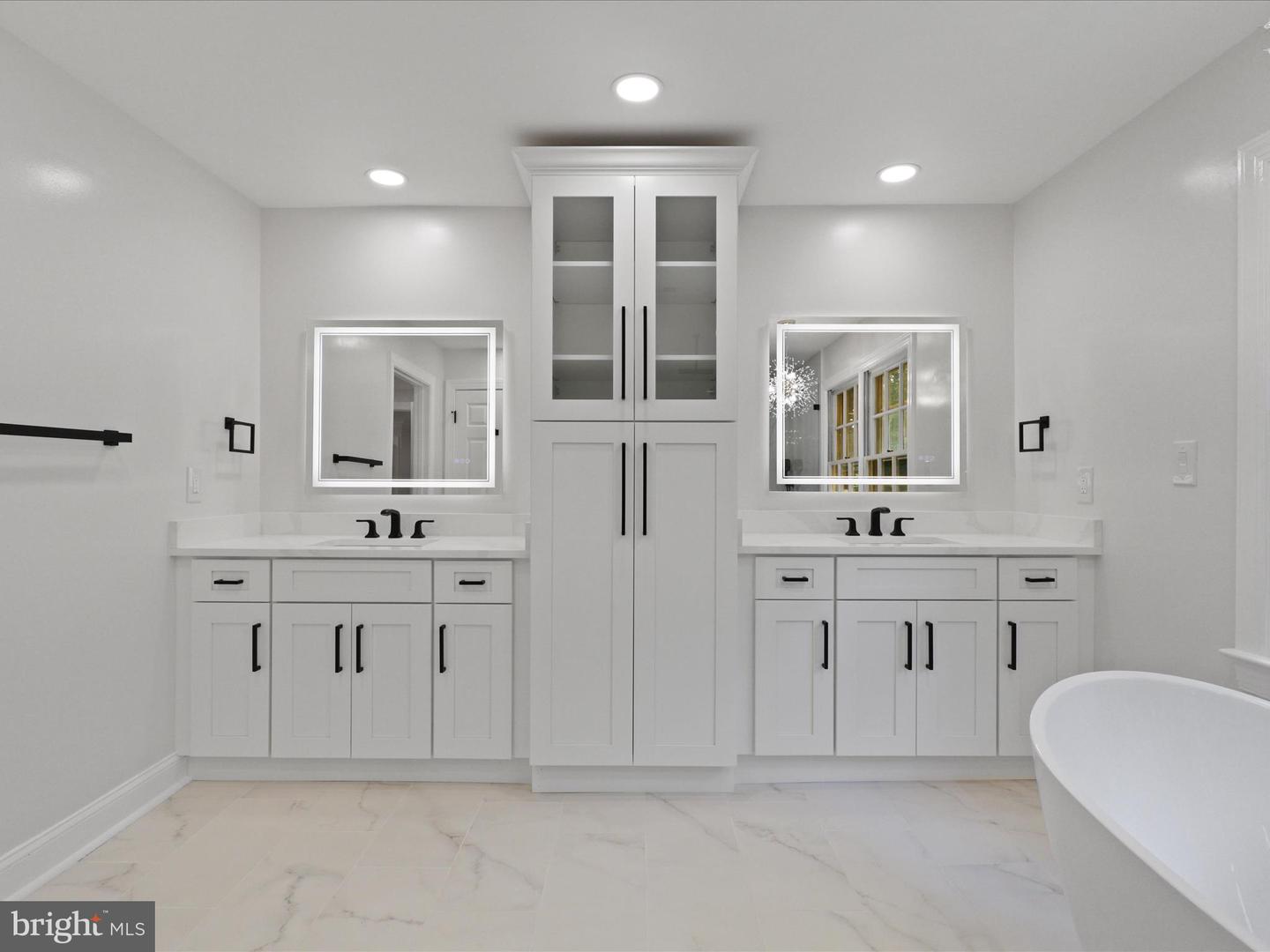7615 KINCHELOE RD, CLIFTON, Virginia 20124, 6 Bedrooms Bedrooms, ,5 BathroomsBathrooms,Residential,For sale,7615 KINCHELOE RD,VAFX2260032 MLS # VAFX2260032