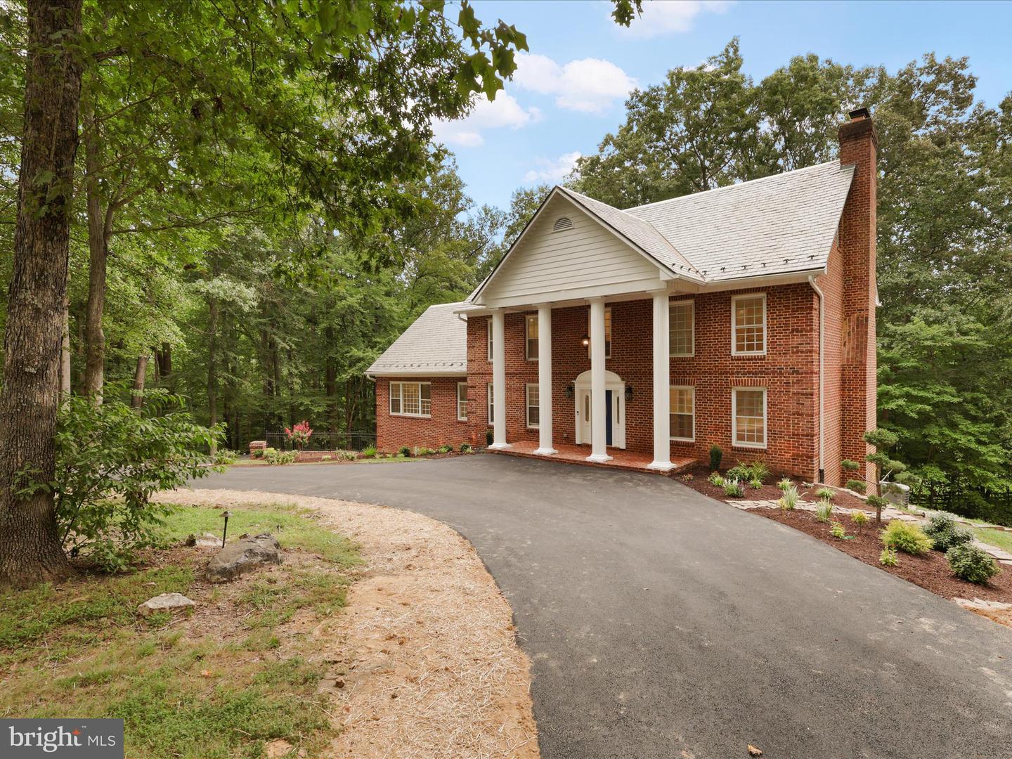 7615 KINCHELOE RD, CLIFTON, Virginia 20124, 6 Bedrooms Bedrooms, ,5 BathroomsBathrooms,Residential,For sale,7615 KINCHELOE RD,VAFX2260032 MLS # VAFX2260032