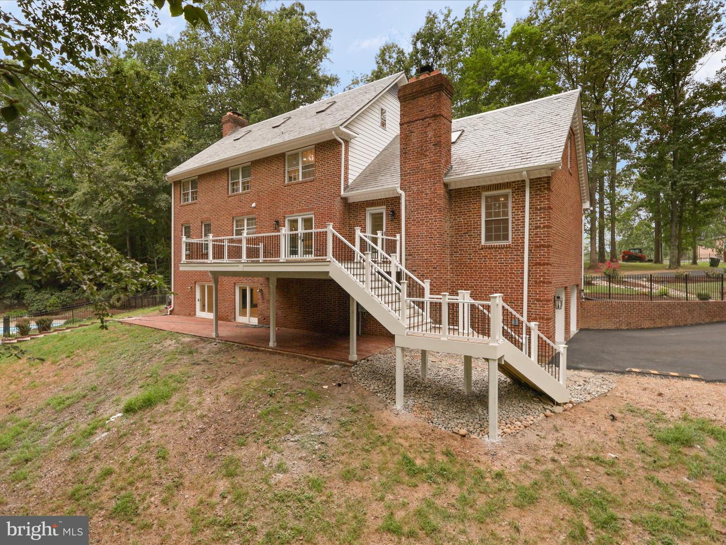 7615 KINCHELOE RD, CLIFTON, Virginia 20124, 6 Bedrooms Bedrooms, ,5 BathroomsBathrooms,Residential,For sale,7615 KINCHELOE RD,VAFX2260032 MLS # VAFX2260032