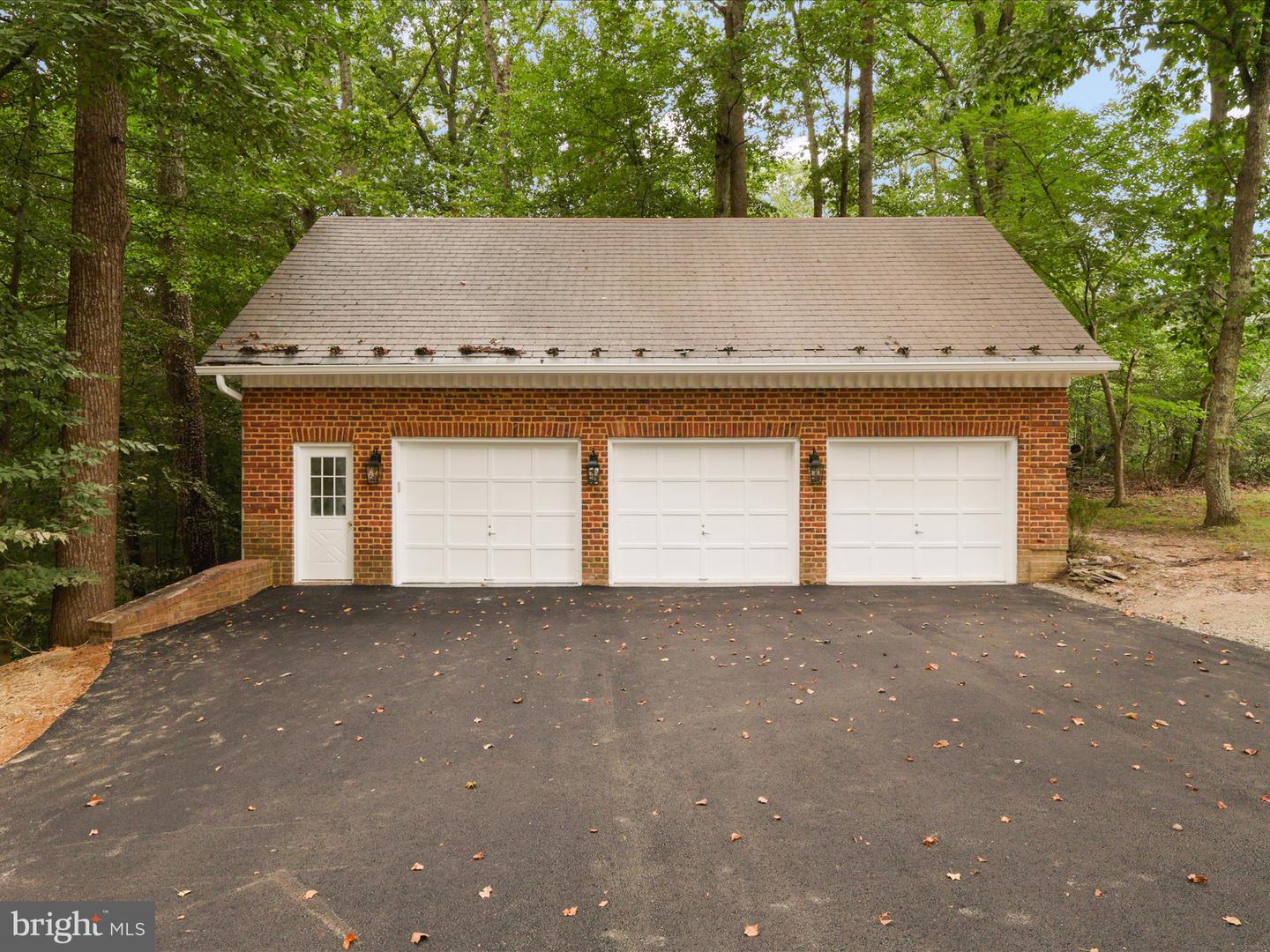 7615 KINCHELOE RD, CLIFTON, Virginia 20124, 6 Bedrooms Bedrooms, ,5 BathroomsBathrooms,Residential,For sale,7615 KINCHELOE RD,VAFX2260032 MLS # VAFX2260032