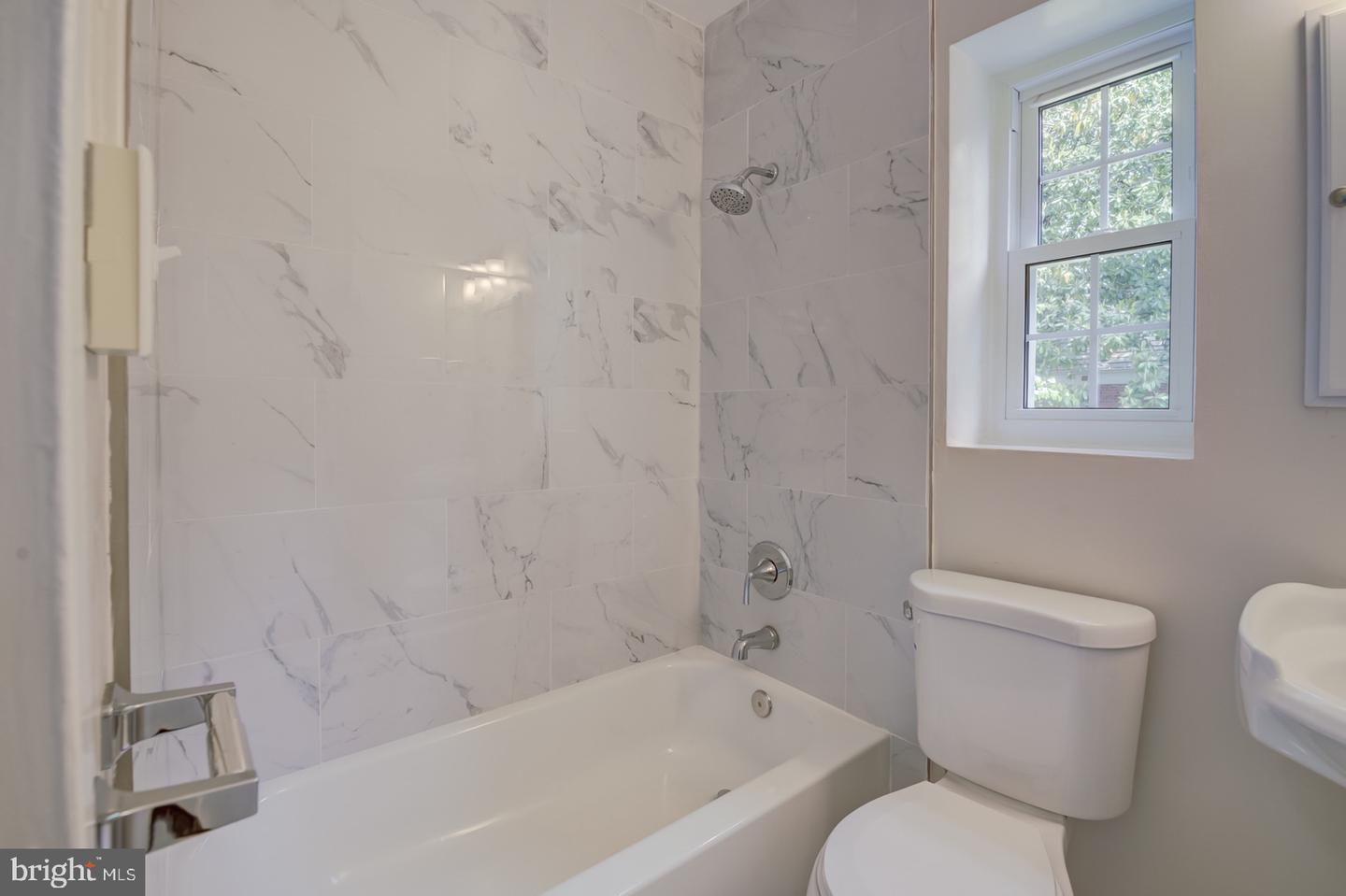 1628 MOUNT EAGLE PL, ALEXANDRIA, Virginia 22302, 3 Bedrooms Bedrooms, ,1 BathroomBathrooms,Residential,For sale,1628 MOUNT EAGLE PL,VAAX2048376 MLS # VAAX2048376