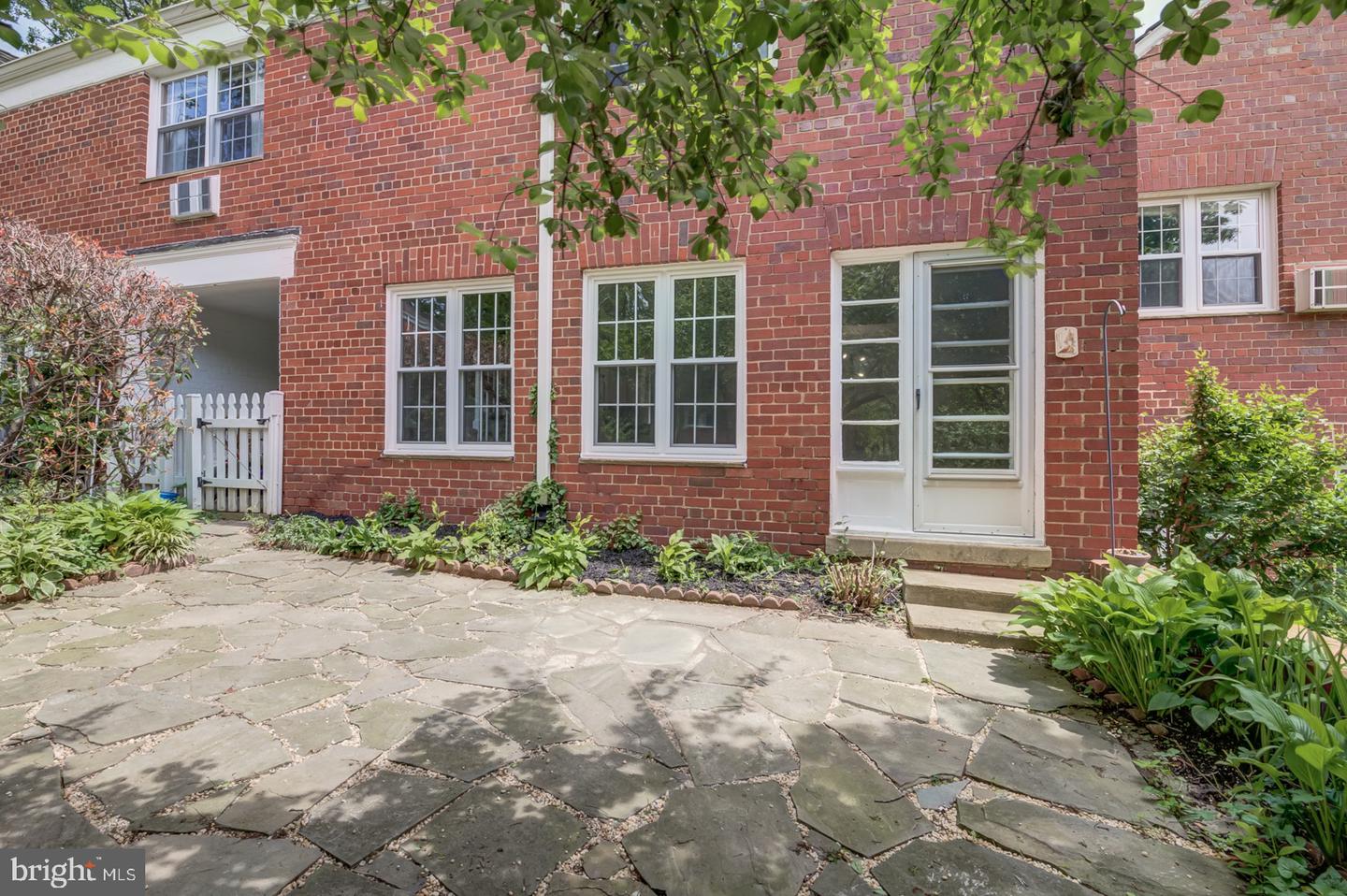 1628 MOUNT EAGLE PL, ALEXANDRIA, Virginia 22302, 3 Bedrooms Bedrooms, ,1 BathroomBathrooms,Residential,For sale,1628 MOUNT EAGLE PL,VAAX2048376 MLS # VAAX2048376