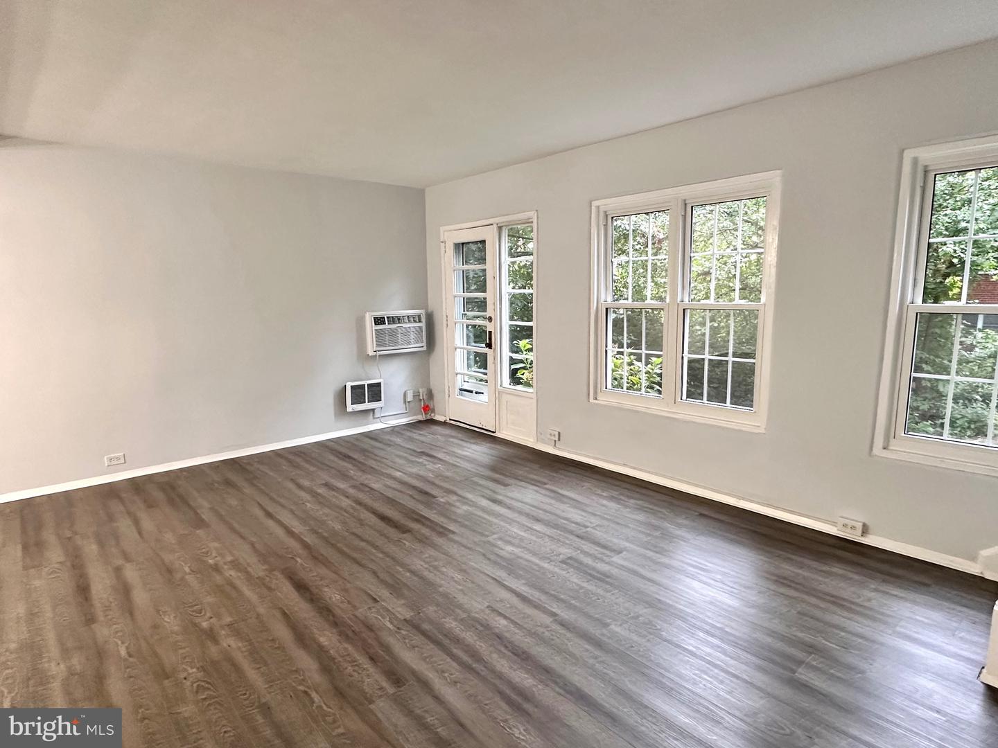 1628 MOUNT EAGLE PL, ALEXANDRIA, Virginia 22302, 3 Bedrooms Bedrooms, ,1 BathroomBathrooms,Residential,For sale,1628 MOUNT EAGLE PL,VAAX2048376 MLS # VAAX2048376