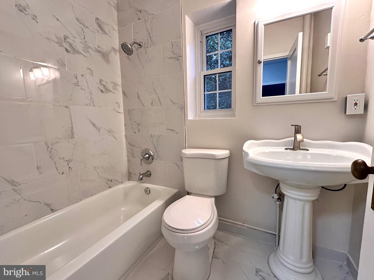 1628 MOUNT EAGLE PL, ALEXANDRIA, Virginia 22302, 3 Bedrooms Bedrooms, ,1 BathroomBathrooms,Residential,For sale,1628 MOUNT EAGLE PL,VAAX2048376 MLS # VAAX2048376