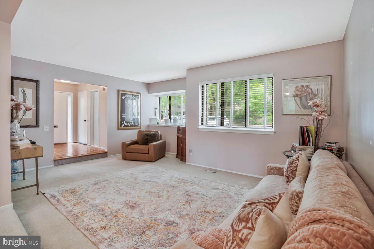 1526 PARK GLEN CT, RESTON, Virginia 20190, 4 Bedrooms Bedrooms, ,3 BathroomsBathrooms,Residential,For sale,1526 PARK GLEN CT,VAFX2260132 MLS # VAFX2260132