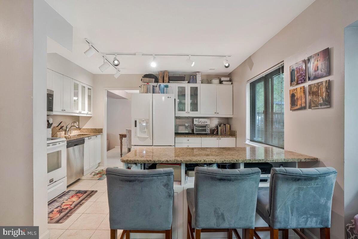 1526 PARK GLEN CT, RESTON, Virginia 20190, 4 Bedrooms Bedrooms, ,3 BathroomsBathrooms,Residential,For sale,1526 PARK GLEN CT,VAFX2260132 MLS # VAFX2260132