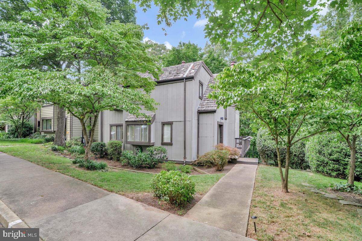 1526 PARK GLEN CT, RESTON, Virginia 20190, 4 Bedrooms Bedrooms, ,3 BathroomsBathrooms,Residential,For sale,1526 PARK GLEN CT,VAFX2260132 MLS # VAFX2260132