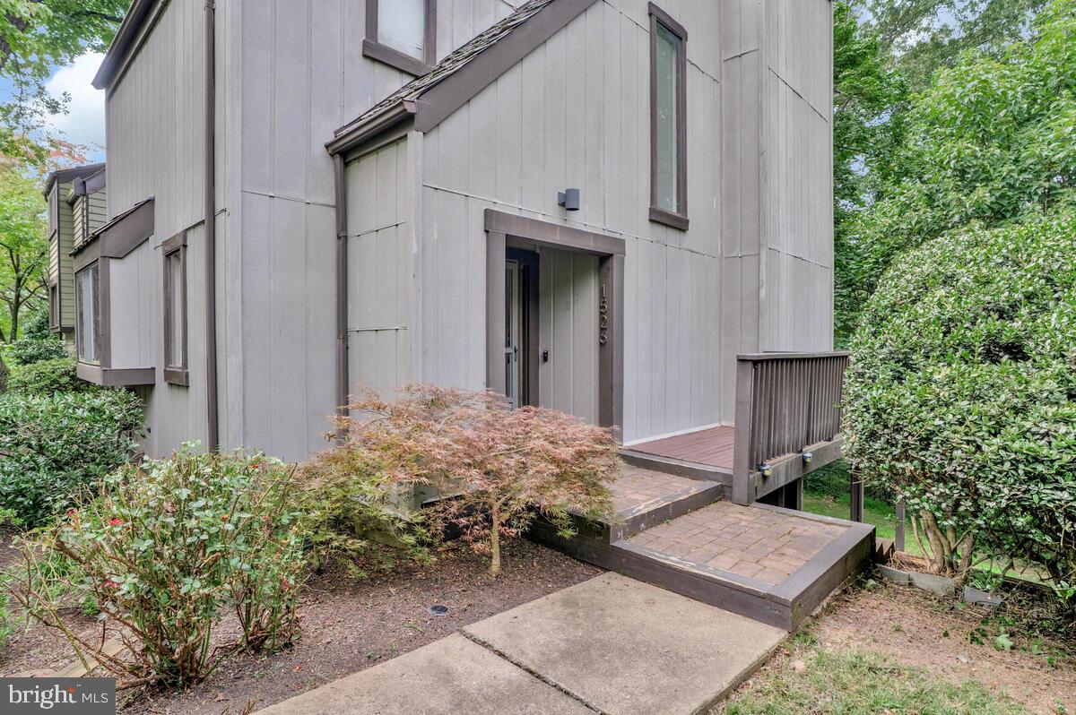 1526 PARK GLEN CT, RESTON, Virginia 20190, 4 Bedrooms Bedrooms, ,3 BathroomsBathrooms,Residential,For sale,1526 PARK GLEN CT,VAFX2260132 MLS # VAFX2260132