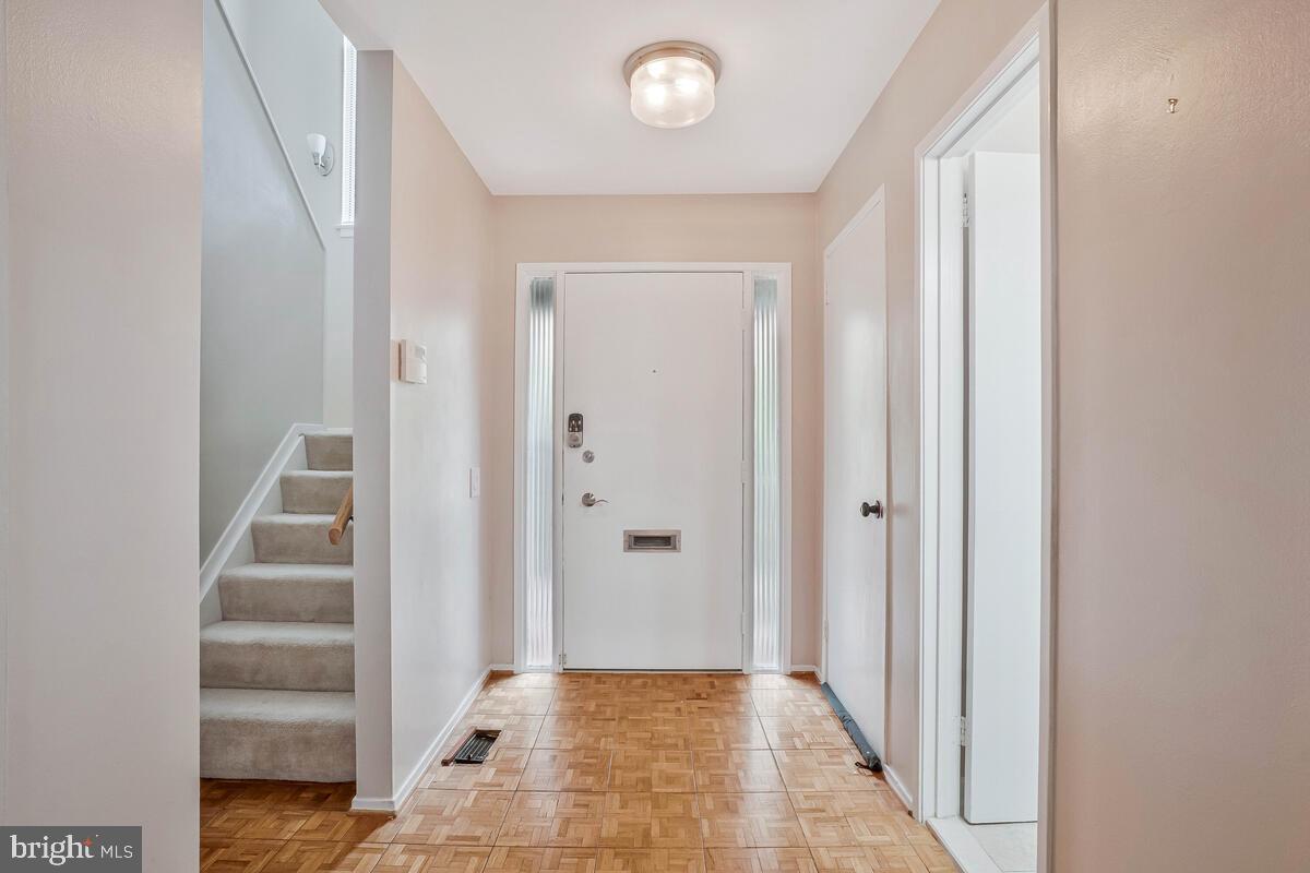 1526 PARK GLEN CT, RESTON, Virginia 20190, 4 Bedrooms Bedrooms, ,3 BathroomsBathrooms,Residential,For sale,1526 PARK GLEN CT,VAFX2260132 MLS # VAFX2260132
