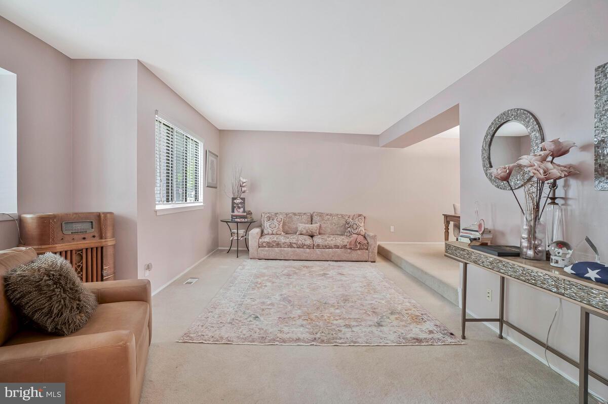 1526 PARK GLEN CT, RESTON, Virginia 20190, 4 Bedrooms Bedrooms, ,3 BathroomsBathrooms,Residential,For sale,1526 PARK GLEN CT,VAFX2260132 MLS # VAFX2260132