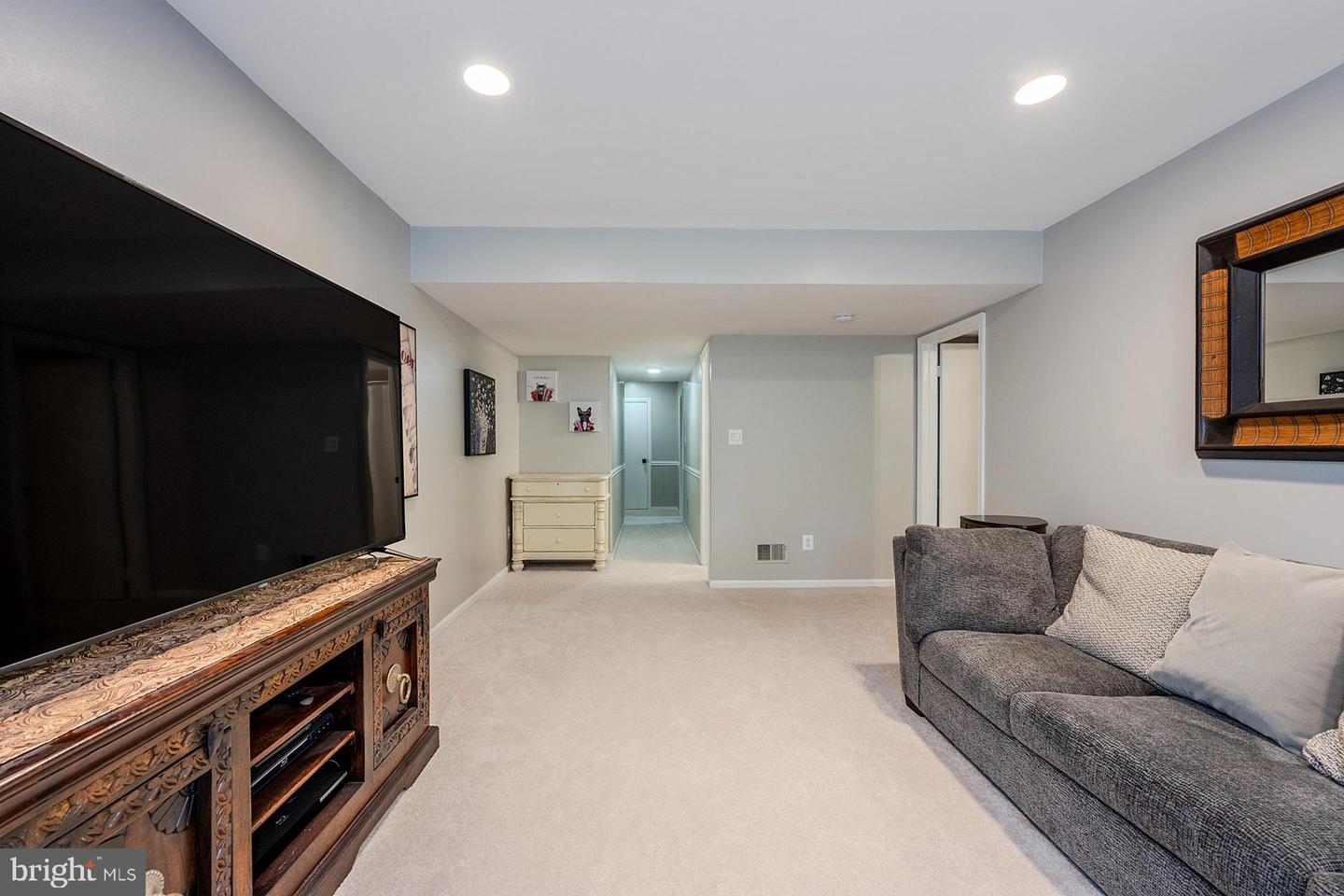 5755 WATERS EDGE LANDING LN, BURKE, Virginia 22015, 4 Bedrooms Bedrooms, ,3 BathroomsBathrooms,Residential,For sale,5755 WATERS EDGE LANDING LN,VAFX2260236 MLS # VAFX2260236
