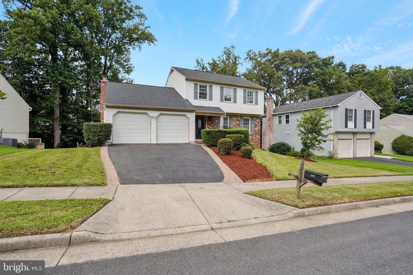 8298 LINDSIDE WAY, SPRINGFIELD, Virginia 22153, 4 Bedrooms Bedrooms, ,3 BathroomsBathrooms,Residential,For sale,8298 LINDSIDE WAY,VAFX2260238 MLS # VAFX2260238
