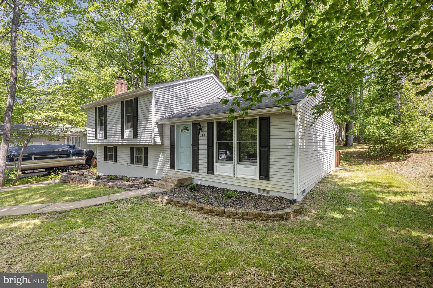 125 CUMBERLAND CIR, LOCUST GROVE, Virginia 22508, 3 Bedrooms Bedrooms, ,2 BathroomsBathrooms,Residential,For sale,125 CUMBERLAND CIR,VAOR2010436 MLS # VAOR2010436