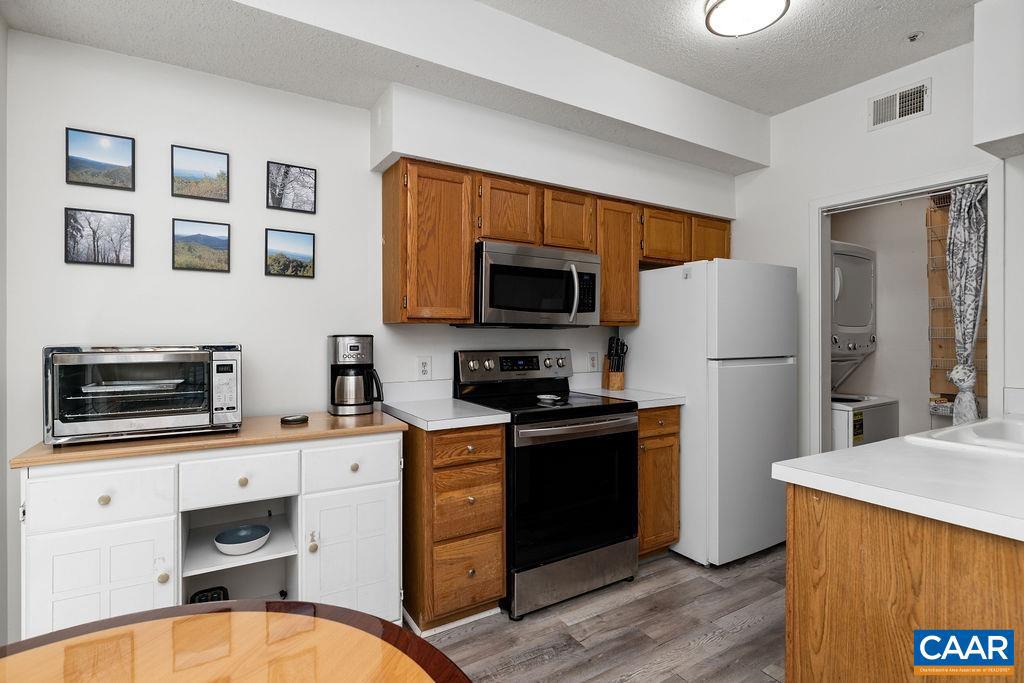 2013 STONE RIDGE WOODS CONDOS, WINTERGREEN RESORT, Virginia 22967, 2 Bedrooms Bedrooms, ,2 BathroomsBathrooms,Residential,For sale,2013 STONE RIDGE WOODS CONDOS,667659 MLS # 667659