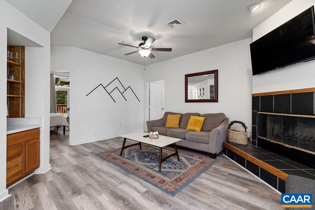 2013 STONE RIDGE WOODS CONDOS, WINTERGREEN RESORT, Virginia 22967, 2 Bedrooms Bedrooms, ,2 BathroomsBathrooms,Residential,For sale,2013 STONE RIDGE WOODS CONDOS,667659 MLS # 667659