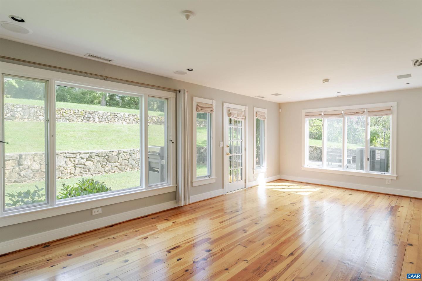 33 CANTERBURY RD, CHARLOTTESVILLE, Virginia 22901, 4 Bedrooms Bedrooms, ,3 BathroomsBathrooms,Residential,For sale,33 CANTERBURY RD,667664 MLS # 667664