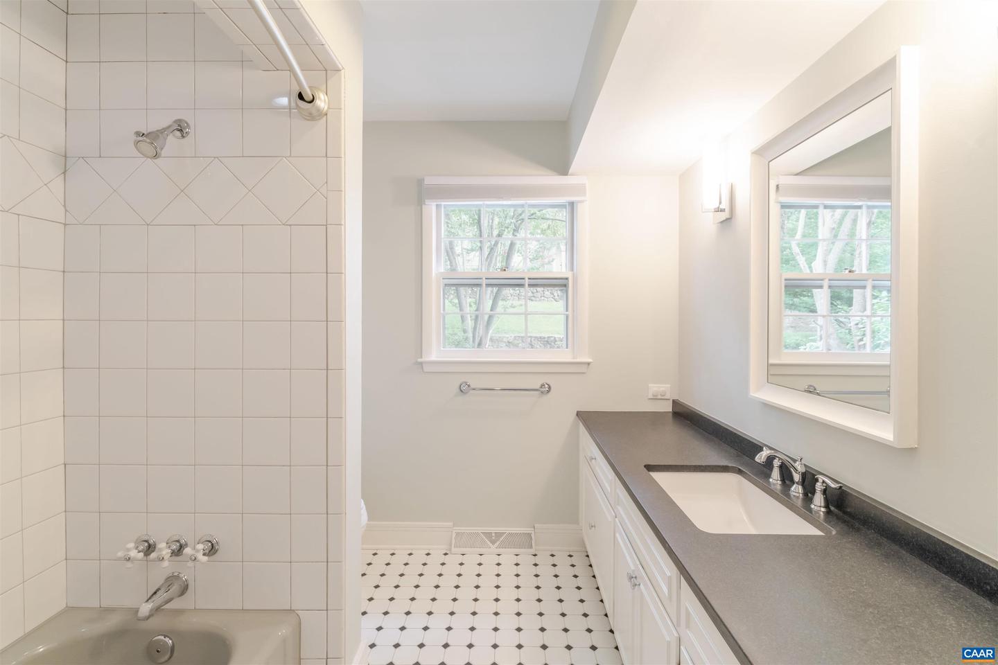 33 CANTERBURY RD, CHARLOTTESVILLE, Virginia 22901, 4 Bedrooms Bedrooms, ,3 BathroomsBathrooms,Residential,For sale,33 CANTERBURY RD,667664 MLS # 667664