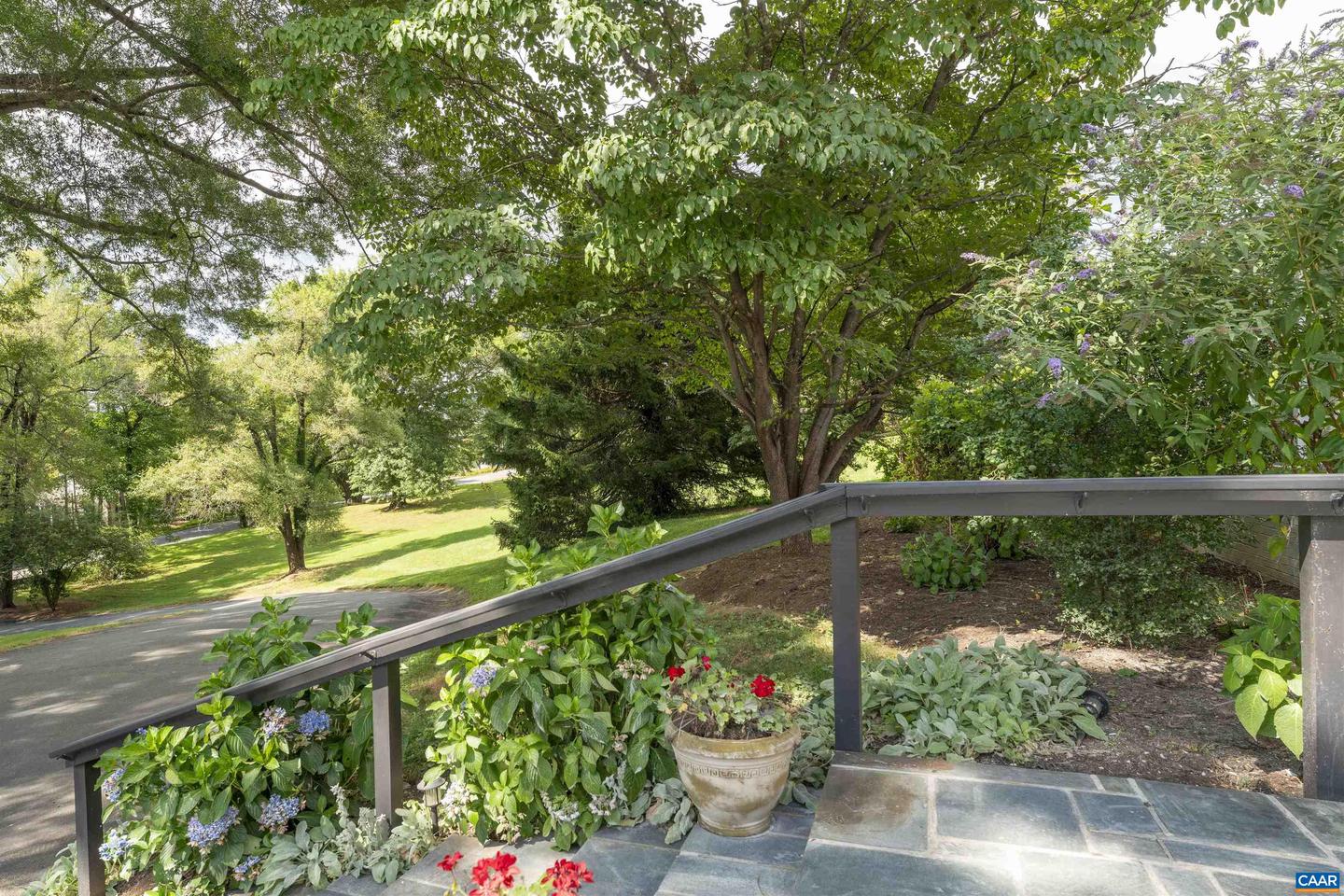 33 CANTERBURY RD, CHARLOTTESVILLE, Virginia 22901, 4 Bedrooms Bedrooms, ,3 BathroomsBathrooms,Residential,For sale,33 CANTERBURY RD,667664 MLS # 667664
