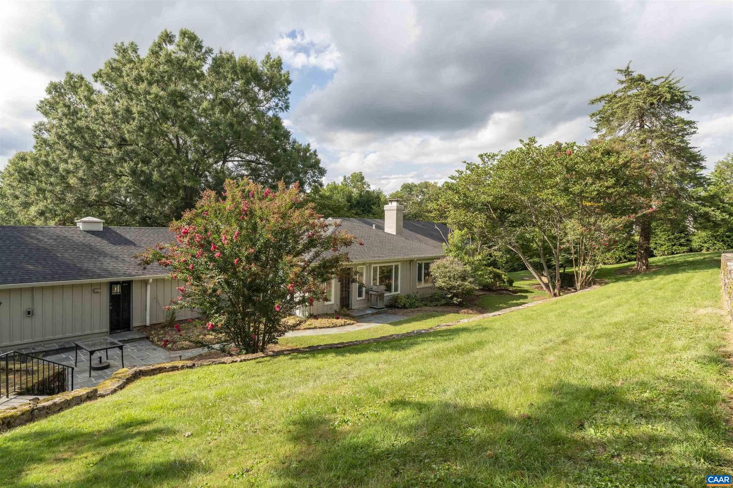 33 CANTERBURY RD, CHARLOTTESVILLE, Virginia 22901, 4 Bedrooms Bedrooms, ,3 BathroomsBathrooms,Residential,For sale,33 CANTERBURY RD,667664 MLS # 667664