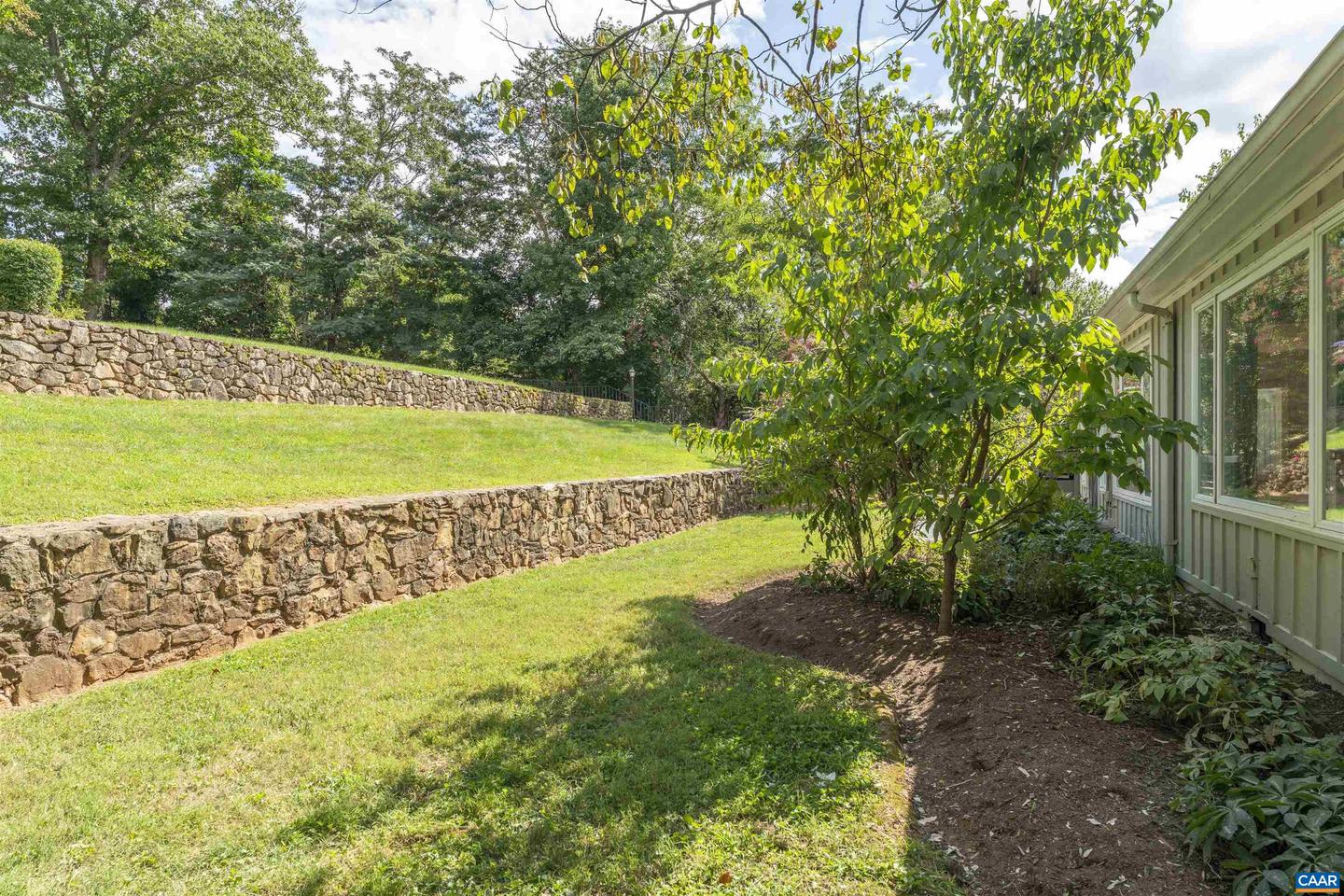 33 CANTERBURY RD, CHARLOTTESVILLE, Virginia 22901, 4 Bedrooms Bedrooms, ,3 BathroomsBathrooms,Residential,For sale,33 CANTERBURY RD,667664 MLS # 667664